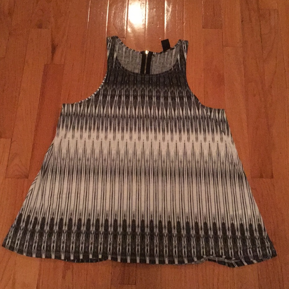 H&M Black/White/Cream 2 pc Set - Picture 3 of 8